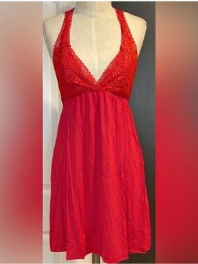 💎 NEW 💎 Red Lace Nightgown Size M 💎